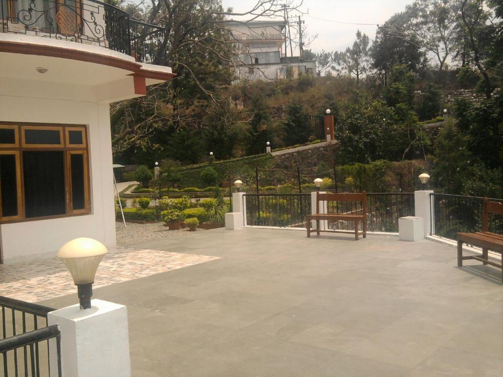 Hotel Sapphire Inn Bhīm Tāl Exterior foto